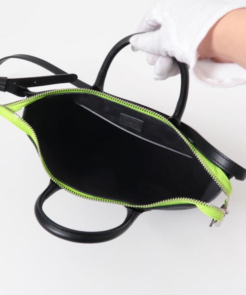 PIENI(ピエニ)の「PIENI MINI BRIEF(ショルダーバッグ・メンズ・ブラック/ピンク/グリーン・ONE)」の12枚目の写真