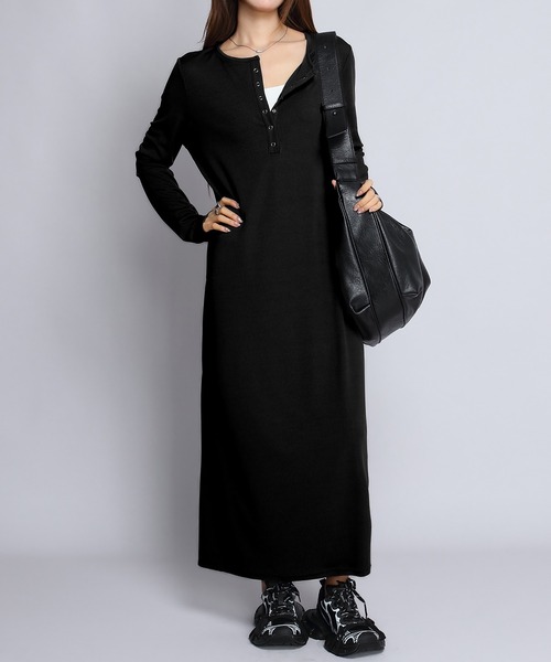 by LEGNA（バイレグナ）の「【選べる丈感】リブマキシヘンリーネックワンピース（ワンピース・レディース・グレイッシュベージュ/ブラック/ダークグレー/杢グレー・L-Regular/M-Regular/L-Short/M-Short/L-Long/M-Long）」の2枚目の写真