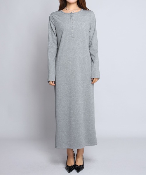 by LEGNA（バイレグナ）の「【選べる丈感】リブマキシヘンリーネックワンピース（ワンピース・レディース・グレイッシュベージュ/ブラック/ダークグレー/杢グレー・L-Regular/M-Regular/L-Short/M-Short/L-Long/M-Long）」の5枚目の写真