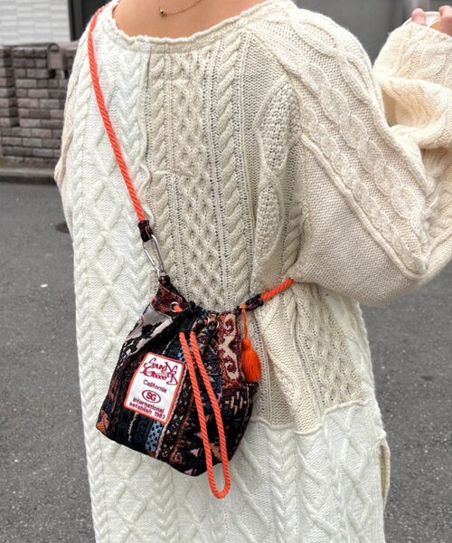 CIAOPANIC TYPY(チャオパニックティピー)の「【SOUNDSGOOOOD】ゴブラン巾着バッグ(ショルダーバッグ・レディース・ブラック/アイボリー・ONE SIZE)」の2枚目の写真