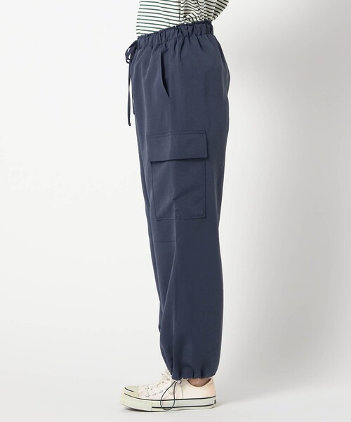 Grand PARK(グランドパーク)の「エステルワッシャー 2WAYカーゴパンツ(その他パンツ・レディース・チャコールグレー/ベージュ/ネイビー・FREE)」の9枚目の写真