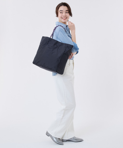 LeSportsac(レスポートサック)の「LARGE 2 WAY TOTE 2ウェイビスケットベージュ/ディープシー(トートバッグ・レディース・ベージュ・FREE)」の10枚目の写真