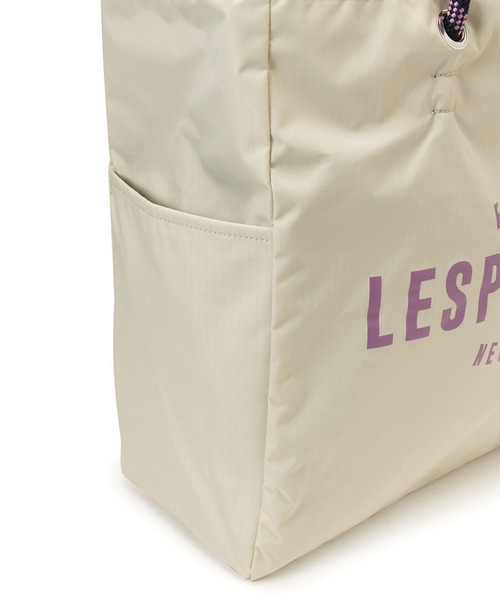 LeSportsac(レスポートサック)の「LARGE 2 WAY TOTE 2ウェイビスケットベージュ/ディープシー(トートバッグ・レディース・ベージュ・FREE)」の6枚目の写真
