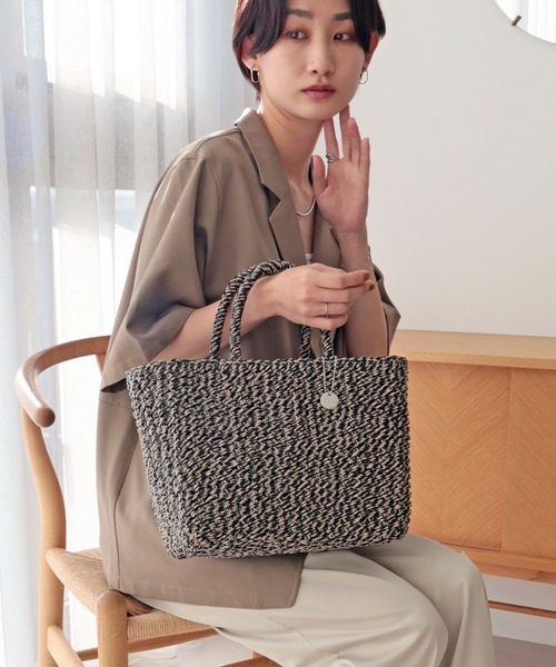 T・S・L（ティーエスエル）の「メタリックミックスペーパートートバッグ（かごバッグ・レディース・ゴールド/ブラック/シルバー・FREE）」の2枚目の写真