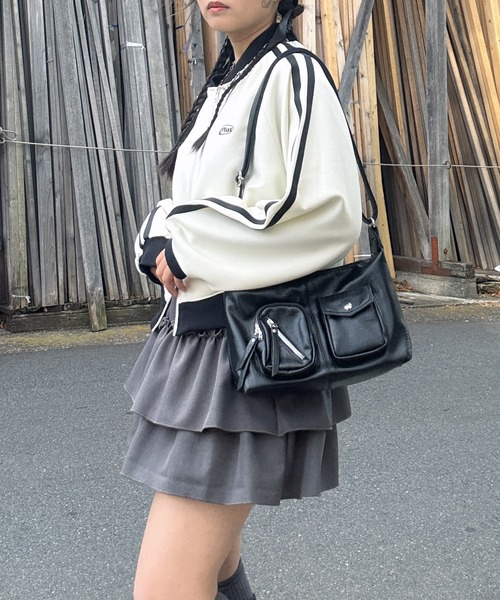 AS KNOW AS plus（アズノゥアズプラス）の「〇ワンポイントロゴ刺繍 サイドライン入り クロップド丈 Wジップトラックジャケット【UNISEX ITEM】（ジャージ・レディース・アイボリー系/ブラウン系/サックスブルー系・FREE）」の21枚目の写真