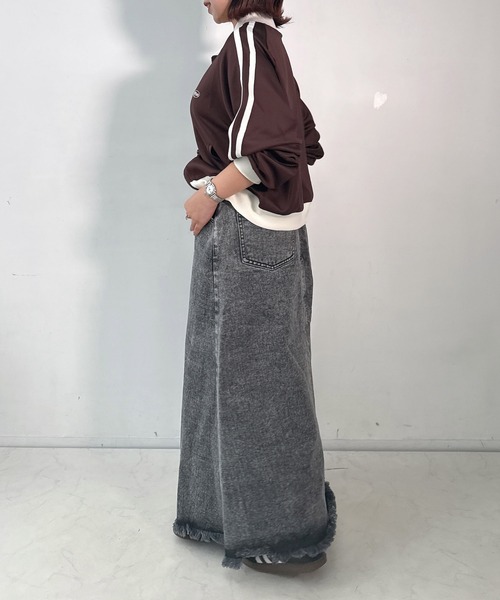 AS KNOW AS plus（アズノゥアズプラス）の「〇ワンポイントロゴ刺繍 サイドライン入り クロップド丈 Wジップトラックジャケット【UNISEX ITEM】（ジャージ・レディース・アイボリー系/ブラウン系/サックスブルー系・FREE）」の17枚目の写真