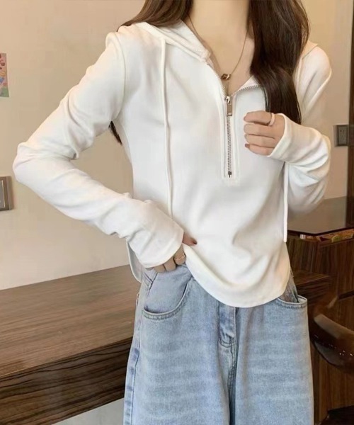 Flugge(フラッジー)の「ハーフジップフードカットソー(Tシャツ/カットソー・レディース・ホワイト/ブラック・MEDIUM/LARGE)」の2枚目の写真