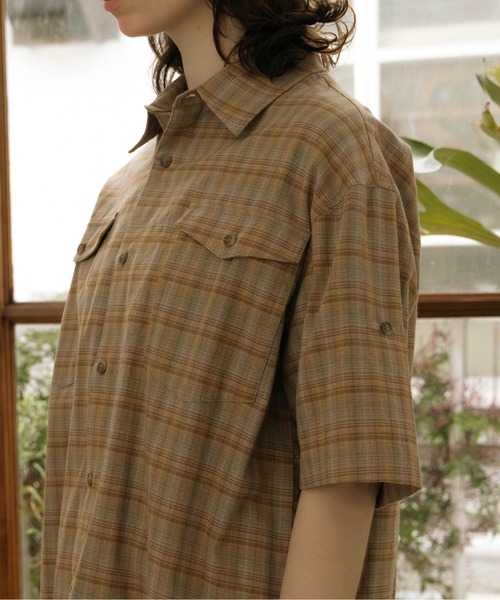 Zooodle(ズードル)の「Tab sleeve check shirt - タブスリーブ半袖チェックシャツ -(シャツ/ブラウス・メンズ・レッド/ブルー・MEDIUM/LARGE)」の4枚目の写真