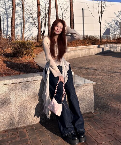 BBAEBBAE(ペッペ)の「サイドピンタックワイドデニムパンツ_ダークブルー(デニムパンツ・レディース・ダークインディゴブルー・SMALL/MEDIUM/LARGE/X-LARGE/XX-LARGE/XXX-LARGE)」の6枚目の写真