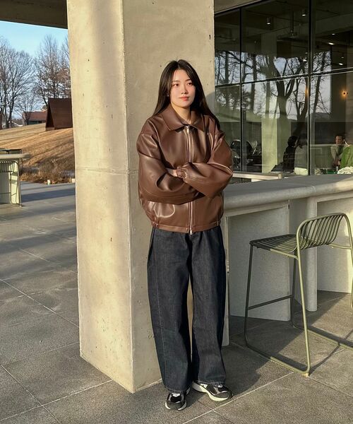 BBAEBBAE(ペッペ)の「サイドピンタックワイドデニムパンツ_ダークブルー(デニムパンツ・レディース・ダークインディゴブルー・SMALL/MEDIUM/LARGE/X-LARGE/XX-LARGE/XXX-LARGE)」の8枚目の写真