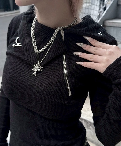 Never mind the XU / Chikashitsu+（ネバーマインド ザ エックスユー / チカシツプラス）の「【nmtc+】zip high neck long sleeve / 【エヌエムティーシープラス】ジップハイネックロングスリーブ（Tシャツ/カットソー・レディース・ブラック・ONE SIZE）」の8枚目の写真