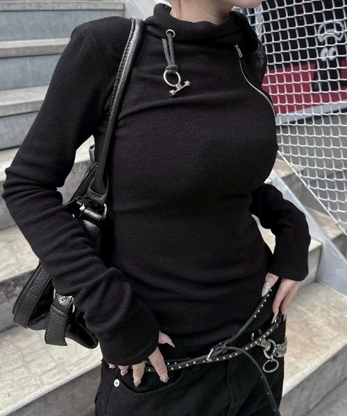 Never mind the XU / Chikashitsu+（ネバーマインド ザ エックスユー / チカシツプラス）の「【nmtc+】zip high neck long sleeve / 【エヌエムティーシープラス】ジップハイネックロングスリーブ（Tシャツ/カットソー・レディース・ブラック・ONE SIZE）」の7枚目の写真