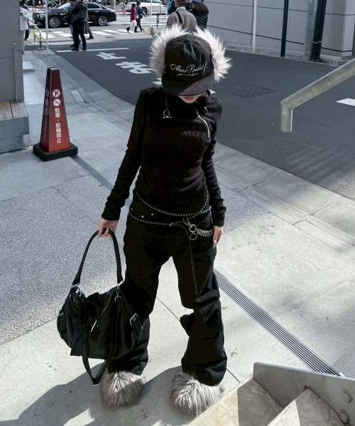 Never mind the XU / Chikashitsu+（ネバーマインド ザ エックスユー / チカシツプラス）の「【nmtc+】zip high neck long sleeve / 【エヌエムティーシープラス】ジップハイネックロングスリーブ（Tシャツ/カットソー・レディース・ブラック・ONE SIZE）」の3枚目の写真