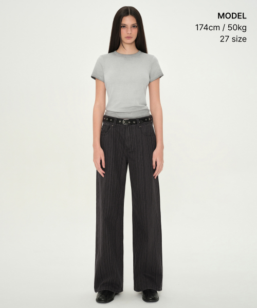 MUSINSA STANDARD WOMAN（ムシンサスタンダードウーマン）の「ウィメンズバーチカルストライプワイドパンツ[ダークグレー]（その他パンツ・レディース・その他・30/24/25/26/27/28/29）」の2枚目の写真