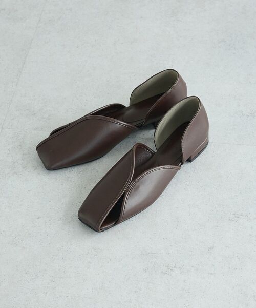 CRAFT STANDARD BOUTIQUE（クラフトスタンダードブティック）の「アシンメトリーカットフラットシューズ（パンプス・レディース・ブラウン/ブラック・L/M）」の2枚目の写真
