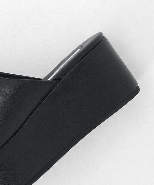 UNITED ARROWS（ユナイテッドアローズ）の「レザー プラットフォーム ミュール/サンダル（サンダル・レディース・ブラック・35/36/38/37）」の13枚目の写真