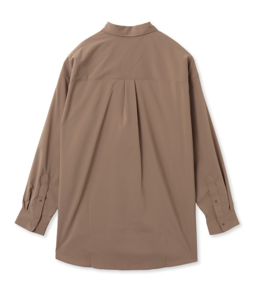 PUMA(プーマ)の「PUMA OVERSIZED LS SHIRT / プーマ ユニセックス オーバーサイズド ロングスリーブ シャツ(シャツ/ブラウス・メンズ・グリーン/ブラック/ベージュ・L/M/S/XL)」の13枚目の写真