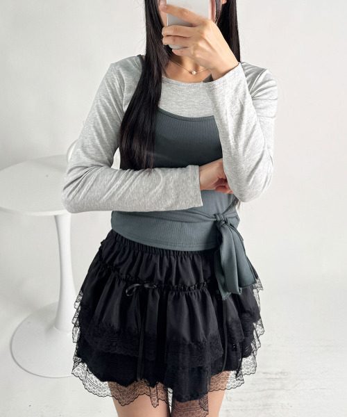 VIVID LADY(ビビッドレディー)の「キャミドッキング レイヤード風 ショートロンT(Tシャツ/カットソー・レディース・ブラック/チャコールグレー・FREE)」の8枚目の写真
