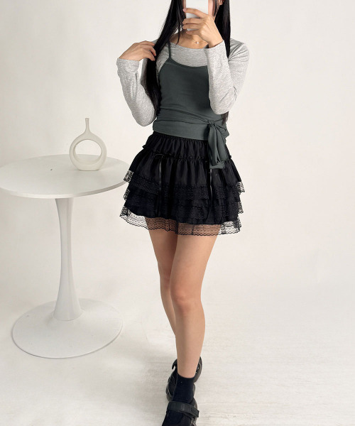 VIVID LADY(ビビッドレディー)の「キャミドッキング レイヤード風 ショートロンT(Tシャツ/カットソー・レディース・ブラック/チャコールグレー・FREE)」の9枚目の写真