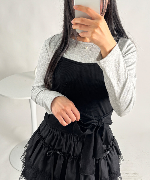 VIVID LADY(ビビッドレディー)の「キャミドッキング レイヤード風 ショートロンT(Tシャツ/カットソー・レディース・ブラック/チャコールグレー・FREE)」の14枚目の写真
