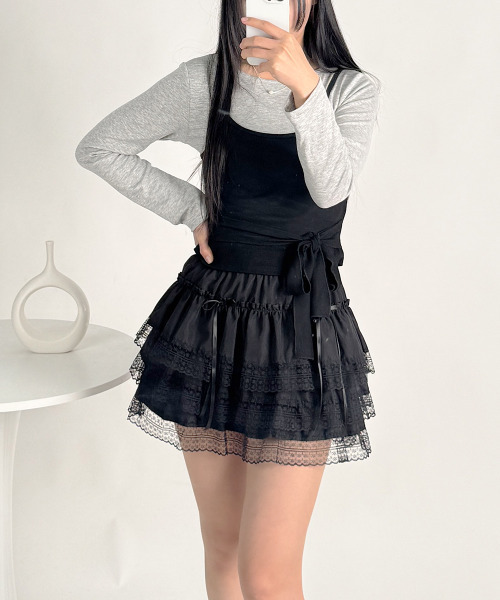 VIVID LADY(ビビッドレディー)の「キャミドッキング レイヤード風 ショートロンT(Tシャツ/カットソー・レディース・ブラック/チャコールグレー・FREE)」の15枚目の写真