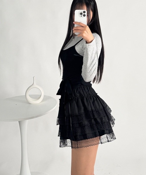 VIVID LADY(ビビッドレディー)の「キャミドッキング レイヤード風 ショートロンT(Tシャツ/カットソー・レディース・ブラック/チャコールグレー・FREE)」の16枚目の写真