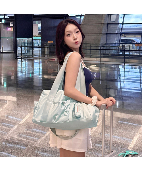 セール】[INT][POUCH SET] glossy shoulder duffel bag_Cloud mint