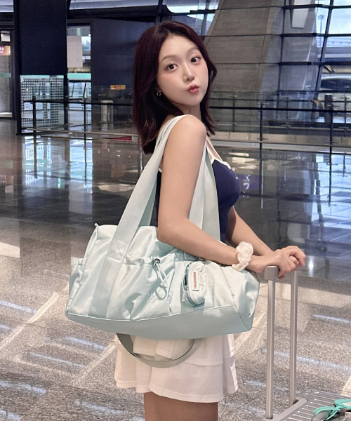 セール】[INT][POUCH SET] glossy shoulder duffel bag_Cloud mint