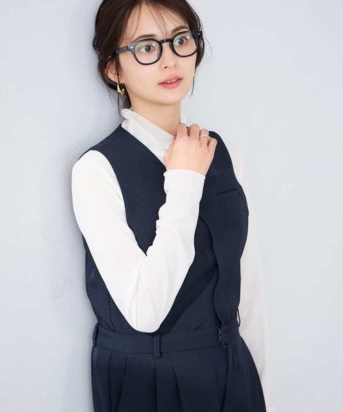 a.v.v(アーヴェヴェ)の「【洗える】Vネックコンビネゾン(ワンピース・レディース・ネイビー・40/38)」の5枚目の写真