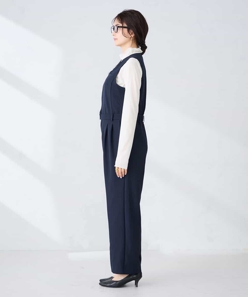 a.v.v(アーヴェヴェ)の「【洗える】Vネックコンビネゾン(ワンピース・レディース・ネイビー・40/38)」の9枚目の写真