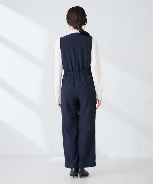 a.v.v(アーヴェヴェ)の「【洗える】Vネックコンビネゾン(ワンピース・レディース・ネイビー・40/38)」の10枚目の写真