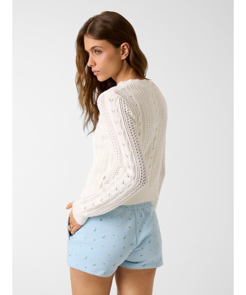 GUESS JEANS（ゲスジーンズ）の「GUESS JEANS POINTELLE Cardigan（カーディガン/ボレロ・レディース・オフホワイト・X-SMALL/SMALL/MEDIUM）」の2枚目の写真