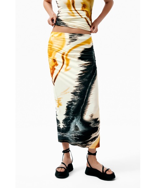 Desigual(デシグアル)の「抽象プリントドレープミディスカート(スカート・レディース・イエロー・M/L/XS/S/XL)」の2枚目の写真