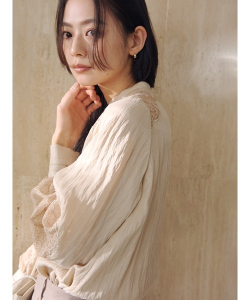 anuans（アニュアンス）の「レースフレームボリュームブラウス（シャツ/ブラウス・レディース・ベージュ/ブラック/アイボリー・FREE）」の5枚目の写真