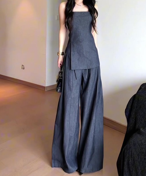 Aelina(エリナ)の「デニム ベアトップ セットアップ / サイドスリット & ワイドパンツ(セットアップ・レディース・ブルー・M/L)」の1枚目の写真