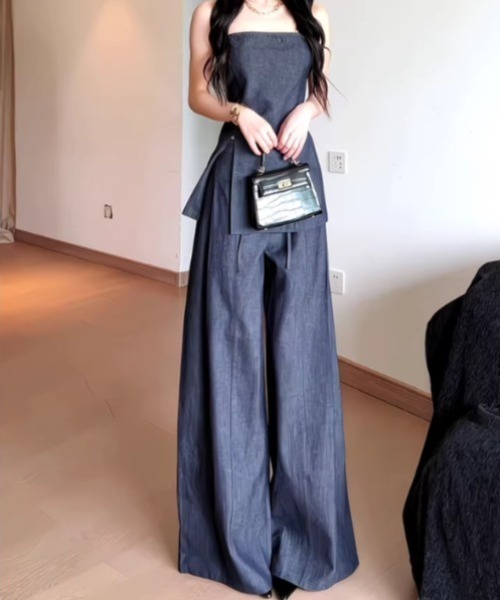Aelina(エリナ)の「デニム ベアトップ セットアップ / サイドスリット & ワイドパンツ(セットアップ・レディース・ブルー・M/L)」の4枚目の写真
