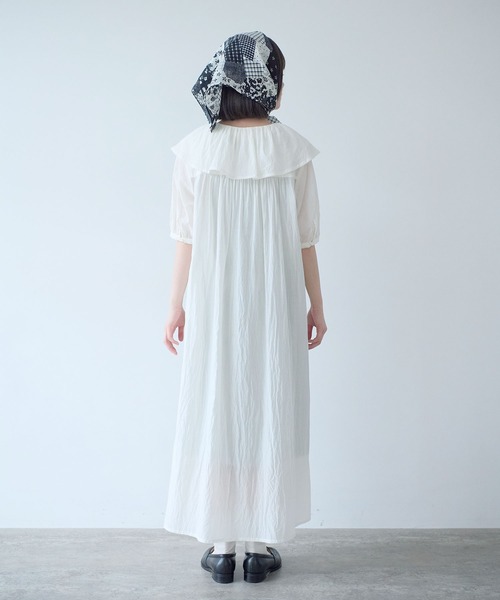 bulle de savon(ビュルデサボン)の「△コットン/キュプラ ローンIBK cape ワンピース(ワンピース・レディース・ホワイト/ブルー・FREE)」の4枚目の写真