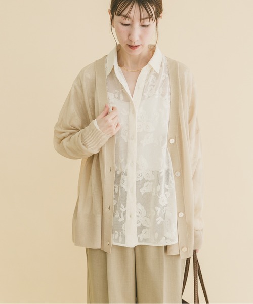 ITEMS URBANRESEARCH（アイテムズ アーバンリサーチ）の「シアーVネックニットカーデ（カーディガン/ボレロ・レディース・グレー系その他/ブラック/ブルー/ライトブラウン・FREE）」の6枚目の写真