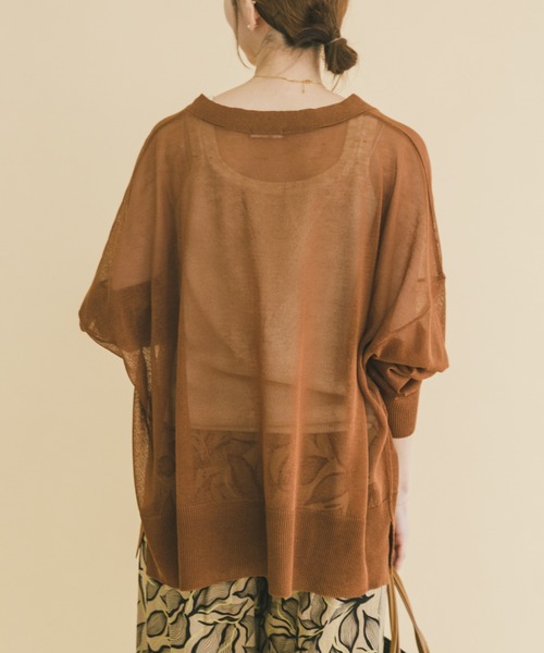 ITEMS URBANRESEARCH（アイテムズ アーバンリサーチ）の「シアーVネックニットカーデ（カーディガン/ボレロ・レディース・グレー系その他/ブラック/ブルー/ライトブラウン・FREE）」の15枚目の写真