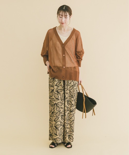 ITEMS URBANRESEARCH（アイテムズ アーバンリサーチ）の「シアーVネックニットカーデ（カーディガン/ボレロ・レディース・グレー系その他/ブラック/ブルー/ライトブラウン・FREE）」の17枚目の写真