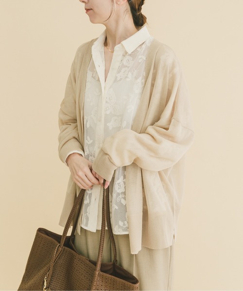 ITEMS URBANRESEARCH（アイテムズ アーバンリサーチ）の「シアーVネックニットカーデ（カーディガン/ボレロ・レディース・グレー系その他/ブラック/ブルー/ライトブラウン・FREE）」の7枚目の写真