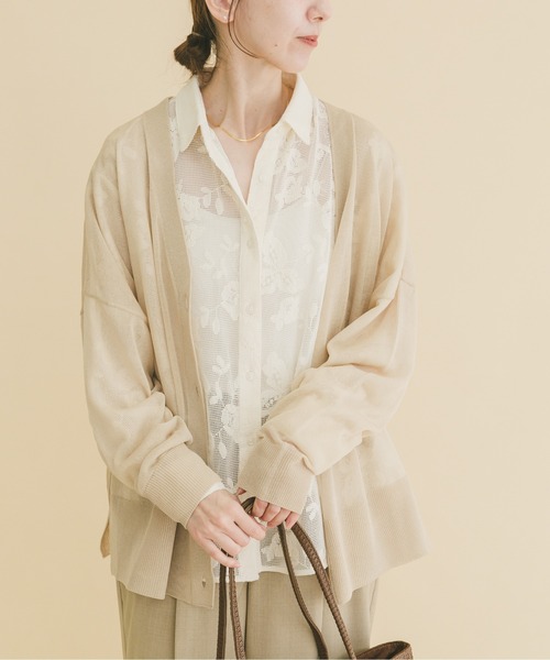 ITEMS URBANRESEARCH（アイテムズ アーバンリサーチ）の「シアーVネックニットカーデ（カーディガン/ボレロ・レディース・グレー系その他/ブラック/ブルー/ライトブラウン・FREE）」の5枚目の写真