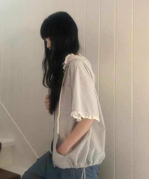 Aelina(エリナ)の「チェック柄フード付きドローストリングブラウス(シャツ/ブラウス・レディース・ネイビー/ライトブルー・FREE)」の4枚目の写真