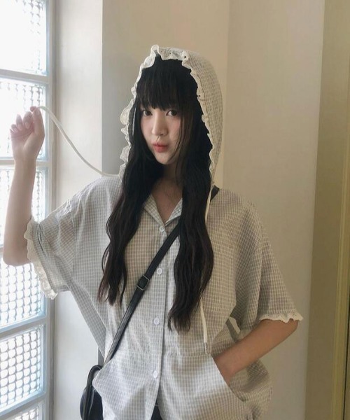 Aelina(エリナ)の「チェック柄フード付きドローストリングブラウス(シャツ/ブラウス・レディース・ネイビー/ライトブルー・FREE)」の7枚目の写真