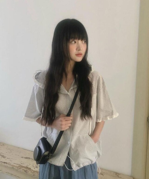 Aelina(エリナ)の「チェック柄フード付きドローストリングブラウス(シャツ/ブラウス・レディース・ネイビー/ライトブルー・FREE)」の6枚目の写真
