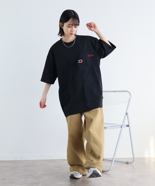 Dickies(ディッキーズ)の「【GENUINE DICKIES/ジェニュインディッキーズ】ポケットまたぎ刺繍吸水速乾・UV対策Tシャツ(Tシャツ/カットソー・メンズ・ホワイト系2/ブラック系1/ホワイト系3/ブラック系2/ホワイト系1/スミクロ・M/L/XL)」の15枚目の写真