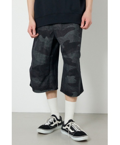 RODEO CROWNS WIDE BOWL（ロデオクラウンズワイドボウル）の「カモフラデニムバミューダパンツ（デニムパンツ・メンズ・ブルー/ブラック・MEDIUM/LARGE）」の14枚目の写真