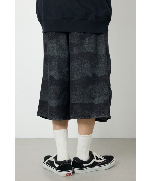 RODEO CROWNS WIDE BOWL（ロデオクラウンズワイドボウル）の「カモフラデニムバミューダパンツ（デニムパンツ・メンズ・ブルー/ブラック・MEDIUM/LARGE）」の16枚目の写真