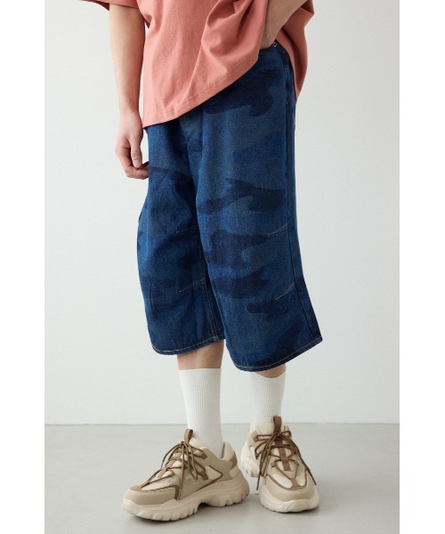 RODEO CROWNS WIDE BOWL（ロデオクラウンズワイドボウル）の「カモフラデニムバミューダパンツ（デニムパンツ・メンズ・ブルー/ブラック・MEDIUM/LARGE）」の19枚目の写真