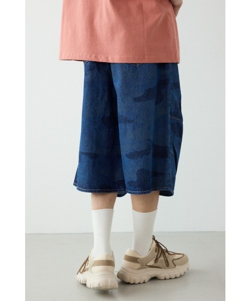 RODEO CROWNS WIDE BOWL（ロデオクラウンズワイドボウル）の「カモフラデニムバミューダパンツ（デニムパンツ・メンズ・ブルー/ブラック・MEDIUM/LARGE）」の21枚目の写真